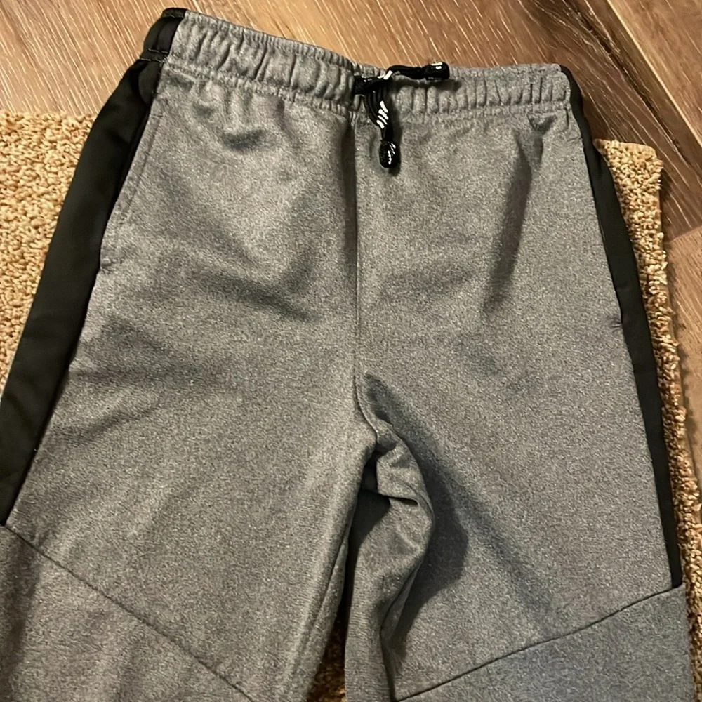 Jumping beans active stretchy gray and black elastic waist pants 5T